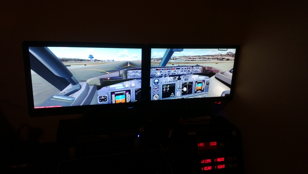PMDG 738 in virtual cockpit view at Boeing Field