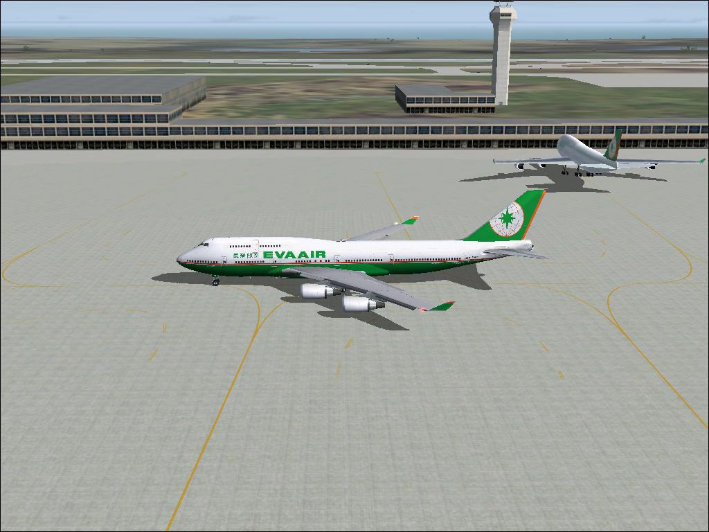 Taxiing to Runway 06.JPG